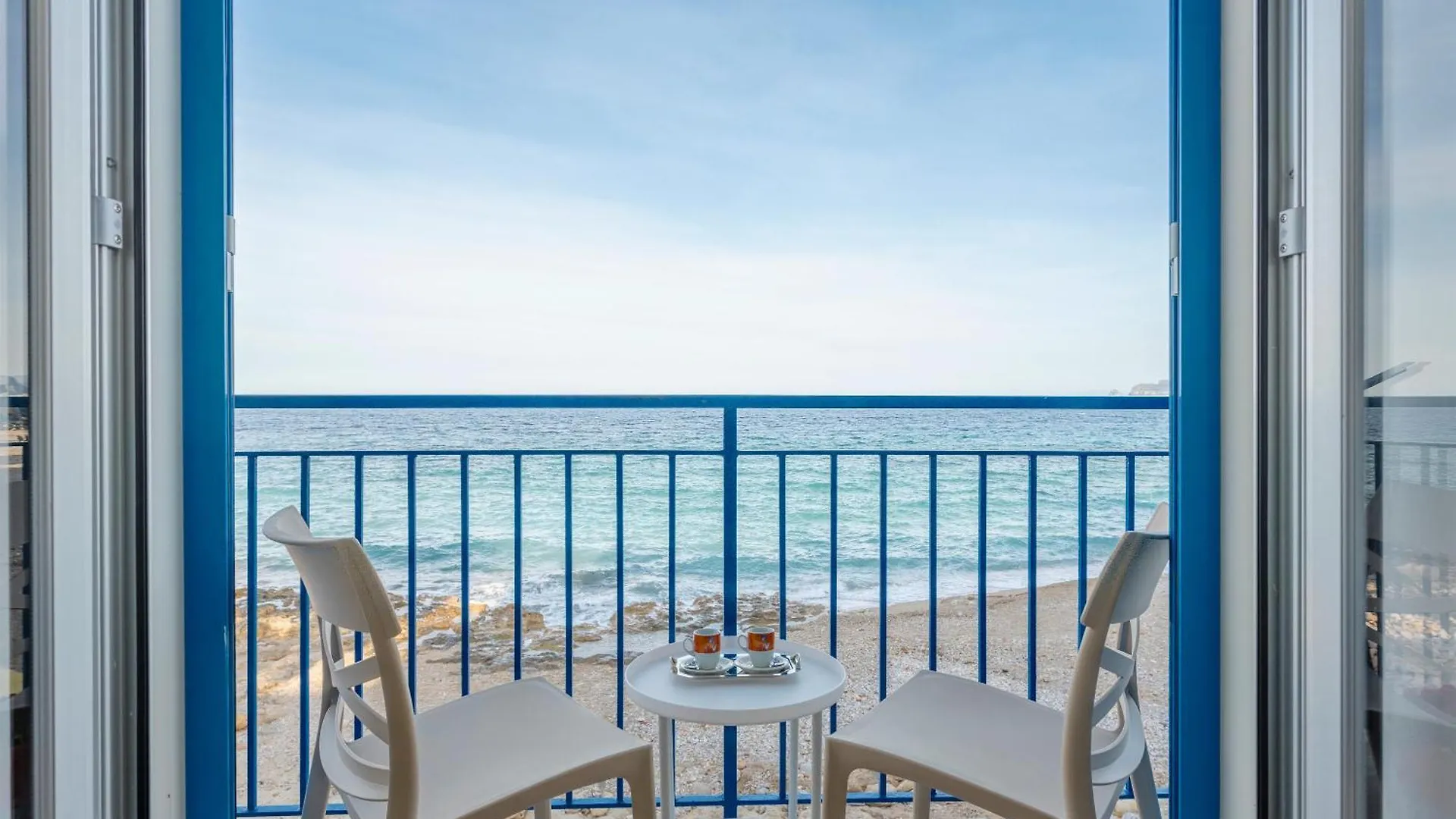 Casa Henriette contacts